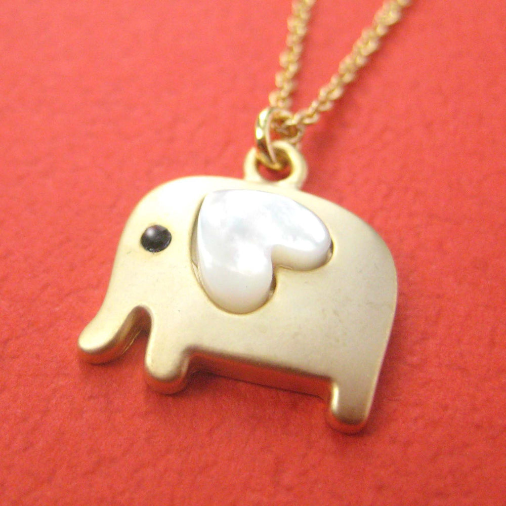 small-elephant-animal-necklace-in-gold-with-heart-allergy-free