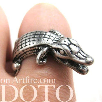 miniature-crocodile-wrap-animal-ring-in-silver