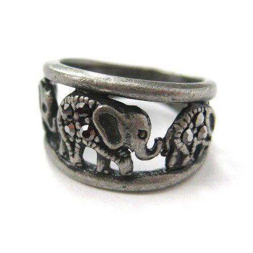 elephant-animal-ring-in-silver-parade-family-row