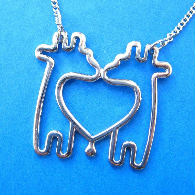 simple-giraffe-heart-love-animal-charm-outline-necklace-in-silver