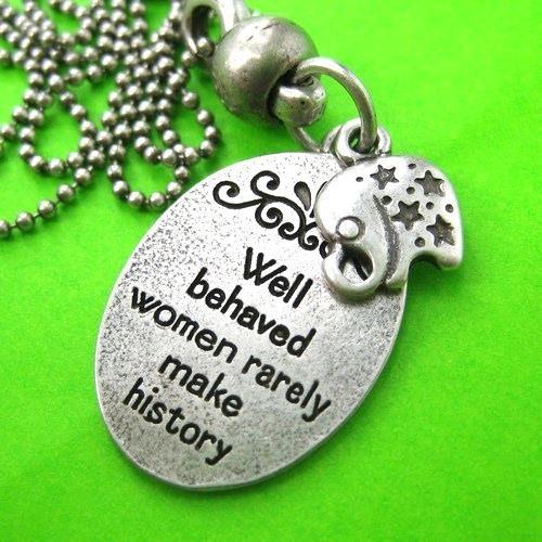 elephant-animal-round-pendant-necklace-in-silver-with-quote