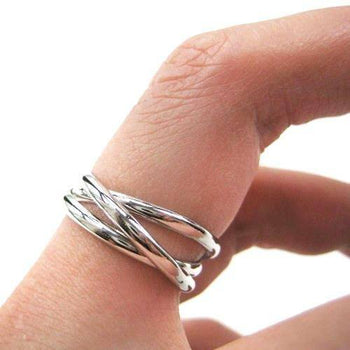 three-connected-rings-linked-into-one-ring-in-silver-sizes-4-to-8