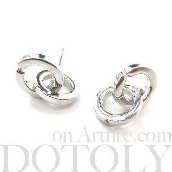 Small Connected Hoops Shaped Stud Earrings in Silver | DOTOLY | DOTOLY