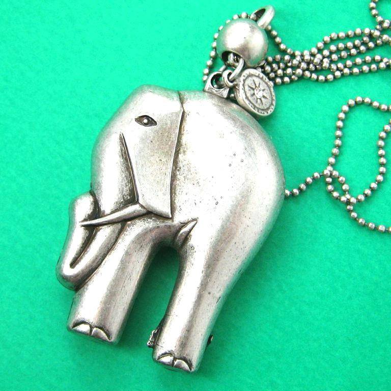 3D Elephant Pendant Necklace in Silver | Animal Jewelry | DOTOLY