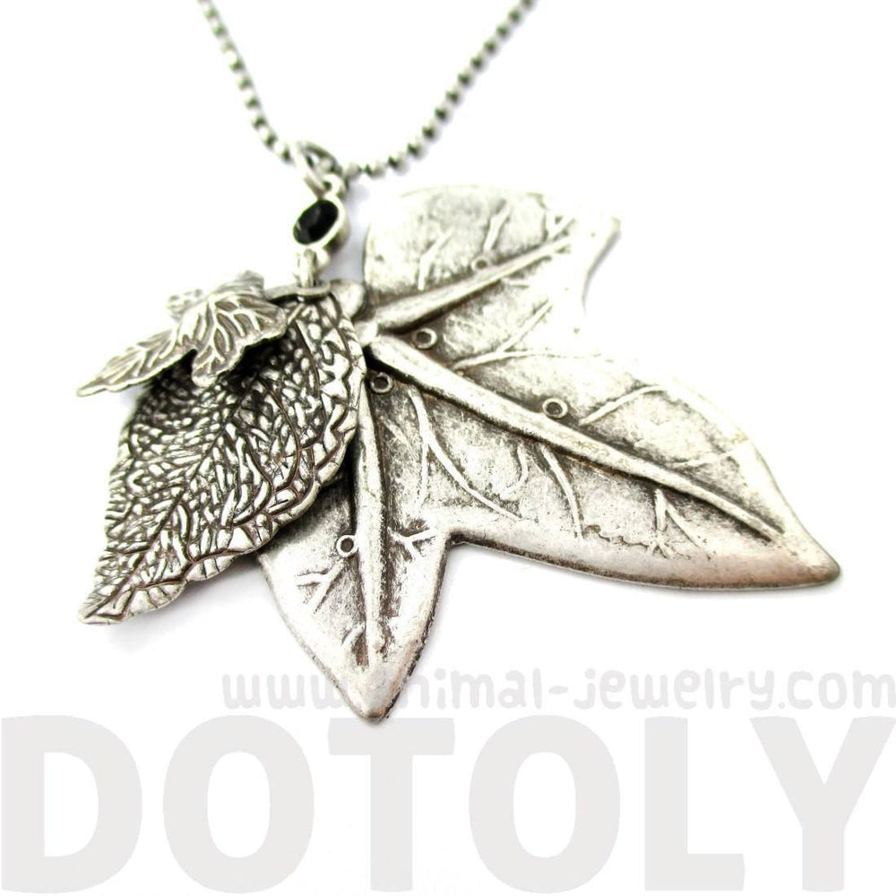 Elegant Realistic Maple Leaf Shaped Floral Pendant Necklace in Silver