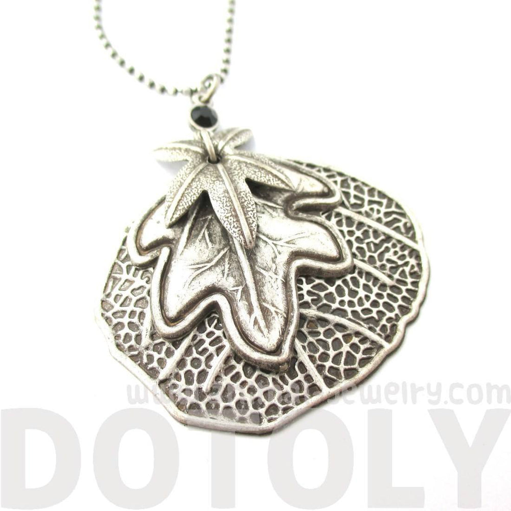 Elegant Realistic Layered Round Leaves Shaped Floral Pendant Necklace