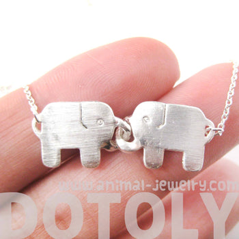 elephant-linked-friendship-animal-pendant-necklace-in-silver-dotoly