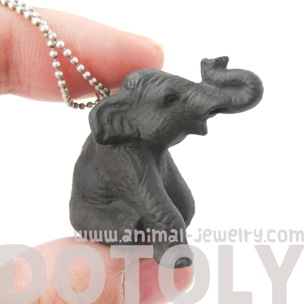 elephant-porcelain-ceramic-animal-pendant-necklace-in-sitting-pose-handmade