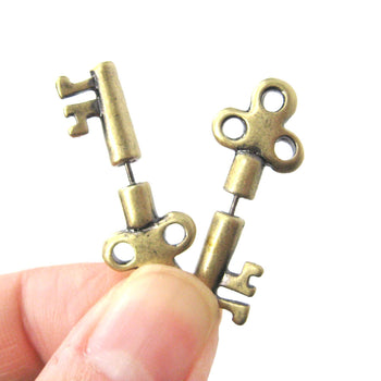 fake-gauge-earrings-antique-key-shaped-faux-plug-stud-earrings-in-brass