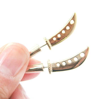 fake-gauge-earrings-knife-katana-sword-shaped-faux-plug-stud-earrings-in-shiny-gold