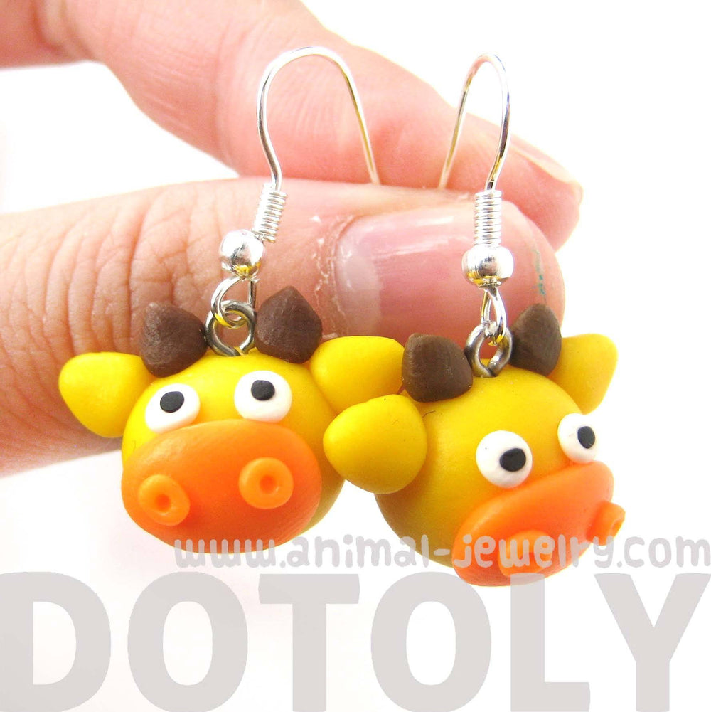 Giraffe Shaped Animal Themed Polymer Clay Dangle Earrings | DOTOLY | DOTOLY