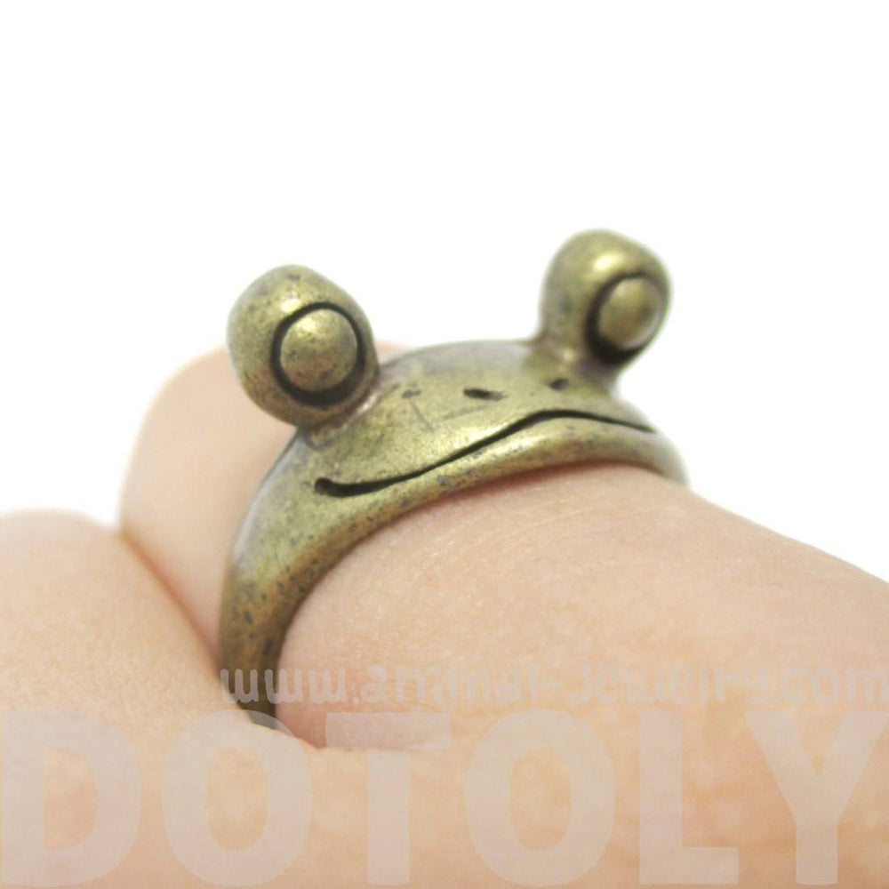 Googly Eyed Frog Toad Animal Wrap Ring in Brass | US Sizes 5 to 8 | DOTOLY