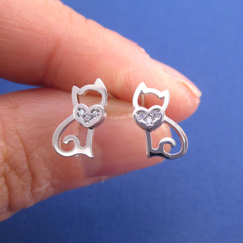 Kitty Cat Outline Heart Shaped Allergy Free Stud Earrings in Silver