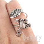 Large Tree Frog and Leaf Adjustable Wire Wrap Ring in Silver | DOTOLY
