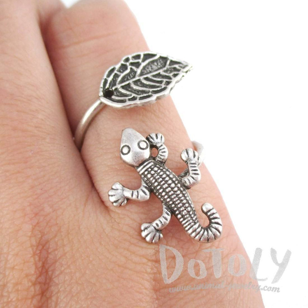 Lizard Gecko and Leaf Adjustable Wire Wrap Ring in Silver | DOTOLY