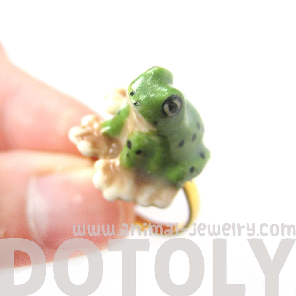 porcelain-ceramic-frog-toad-shaped-animal-adjustable-ring-handmade