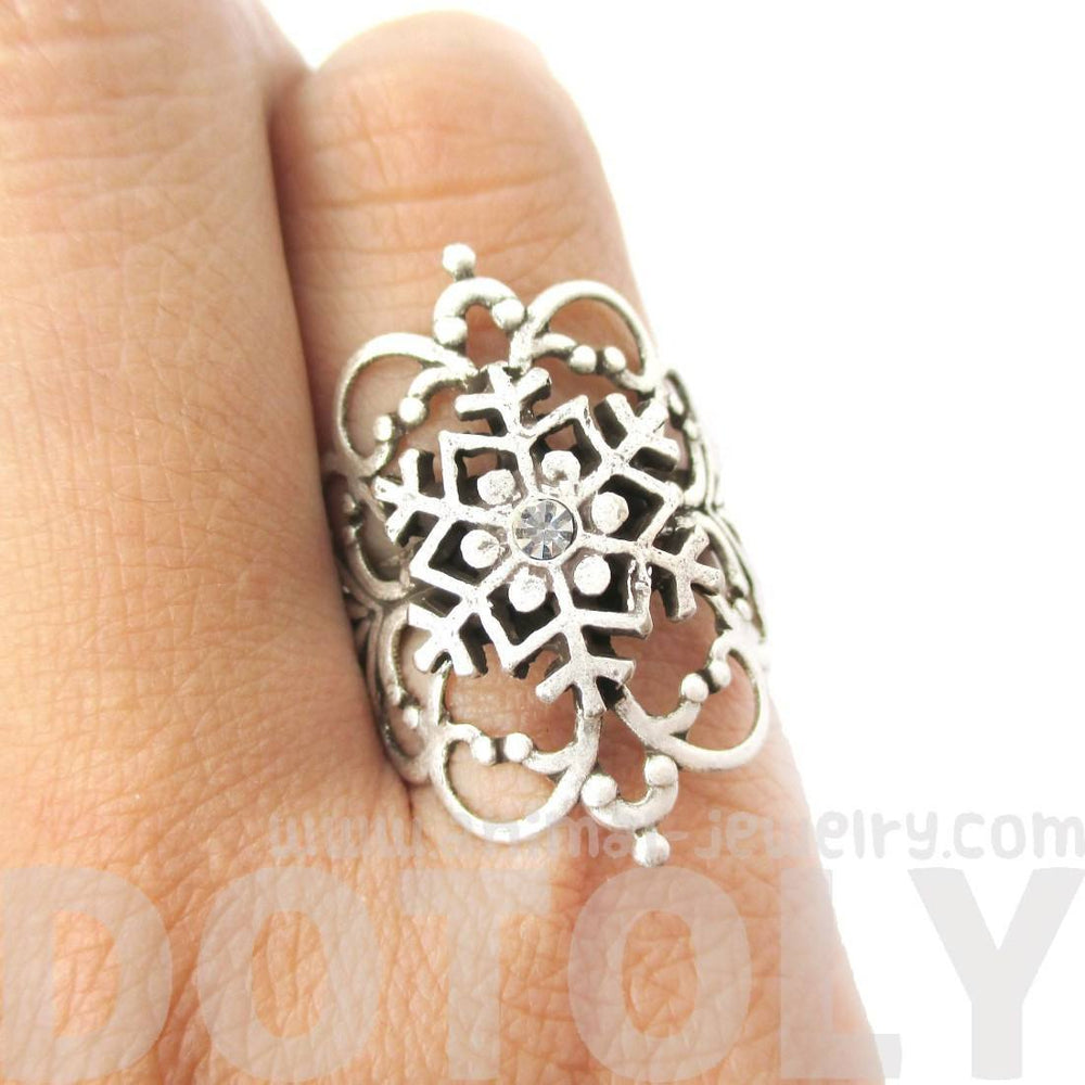 Elegant Antique Silver Floral Filigree And Snowflake Shaped Ring 