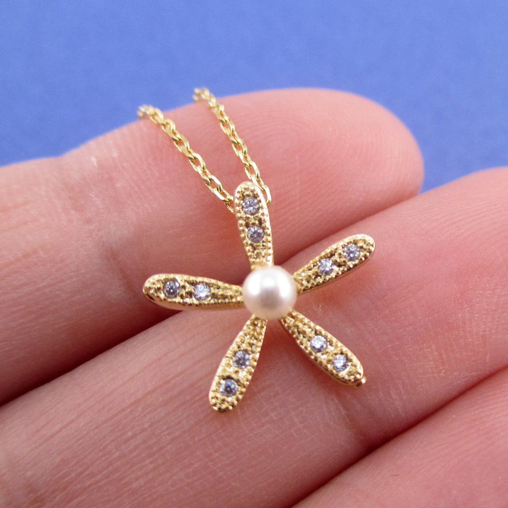 Pretty Rhinestone Starfish Shaped Ocean Pendant Necklace in Gold