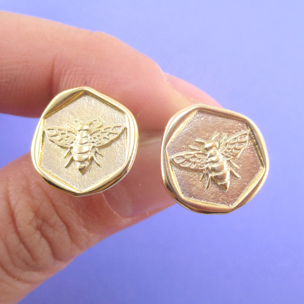 Round Bumble Queen Bee Wax Seal Shaped Stud Earrings | Animal Jewelry
