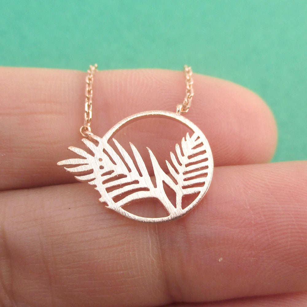 Round Palm Leaves Cut Out Shaped Green Thumb Pendant Necklace