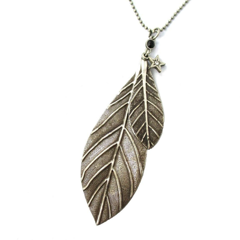 Simple Elegant Leaves Shaped Floral Pendant Necklace in Silver | DOTOLY | DOTOLY